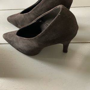 Yaeli fashion pointed toe heels in black suede. Size 6.5